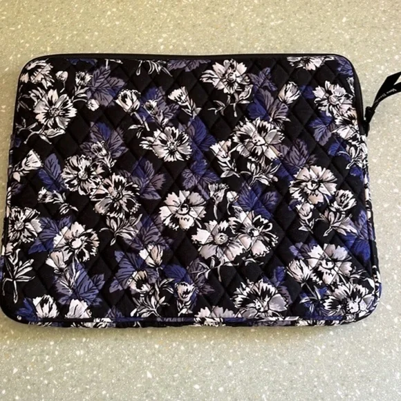 Vera Bradley Frosted Floral Laptop Holder Case - Picture 2 of 6